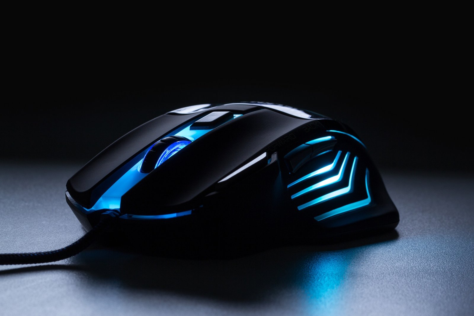 How Do You Change The Color Of An LED Gaming Mouse